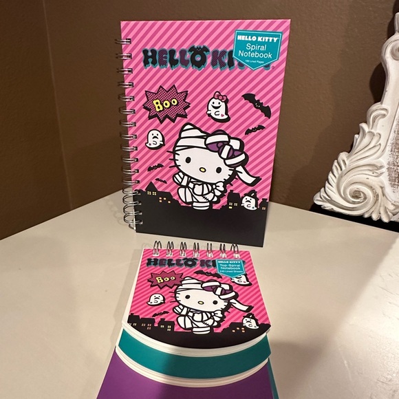 Hellokitty Halloween notebook bundle - Picture 1 of 1